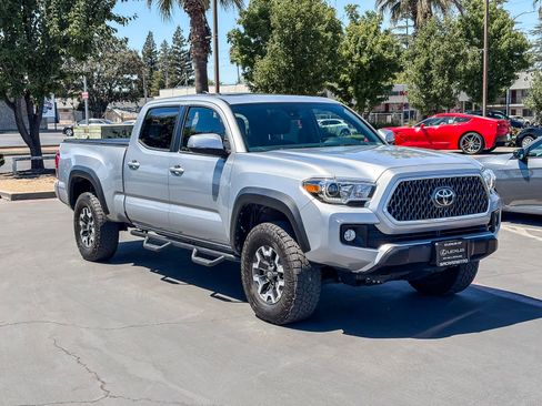 Used 2019 Toyota Tacoma TRD Off-Road w/ TRD Premium Off Road Package AWD/4WD image 5