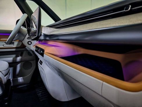 New 2025 Volkswagen ID. Buzz 1st Edition image 29