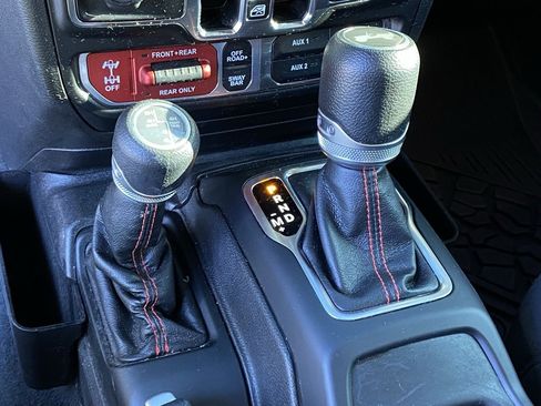 Used 2022 Jeep Wrangler Unlimited Rubicon w/ Steel Bumper Group image 21