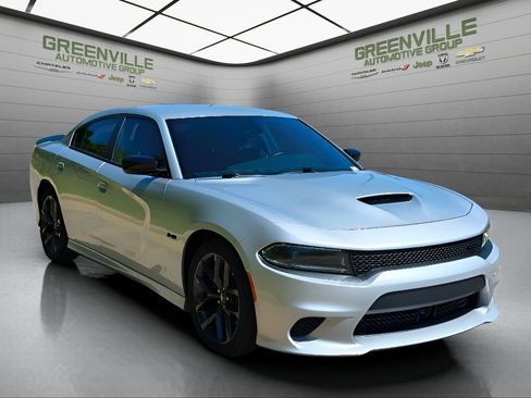 Used 2023 Dodge Charger R/T w/ Blacktop Package image 8