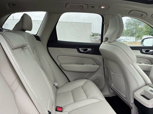 Used 2024 Volvo XC60 B5 Core w/ Climate Package AWD/4WD image 21