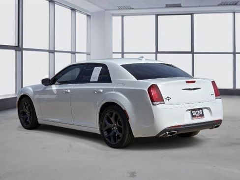 Used 2021 Chrysler 300 Touring w/ Sport Appearance Package RWD image 5