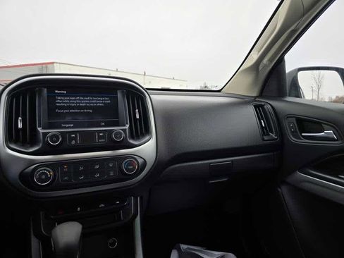 Used 2022 Chevrolet Colorado LT w/ LT Convenience Package image 13