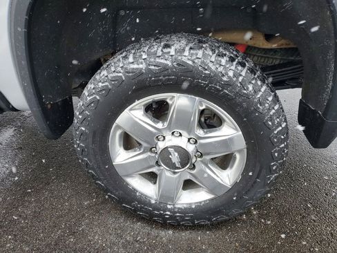 Used 2020 Chevrolet Silverado 2500 LTZ w/ LTZ Plus Package image 31