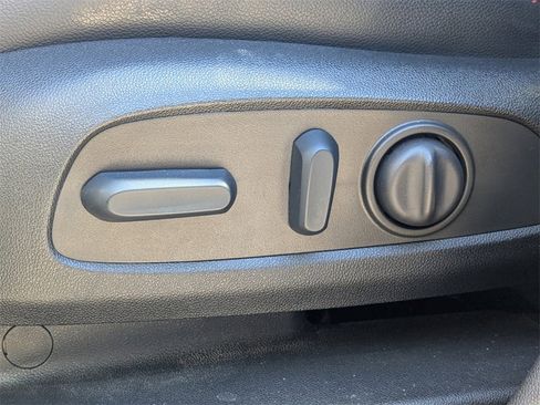 Used 2023 Chevrolet Equinox RS image 23