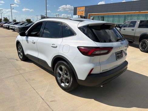 Used 2025 Ford Escape ST-Line FWD image 3