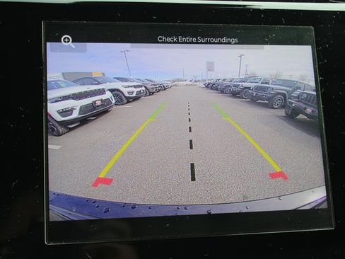 Used 2023 Jeep Grand Cherokee Altitude image 7