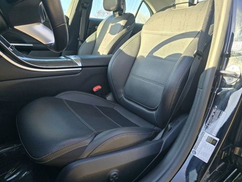 Used 2022 Mercedes-Benz C 300 Sedan image 25