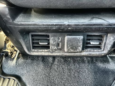 Used 2023 Chevrolet Silverado 1500 LT AWD/4WD image 21