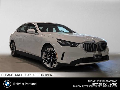 Used 2025 BMW i5 xDrive40 w/ Premium Package AWD/4WD image 1