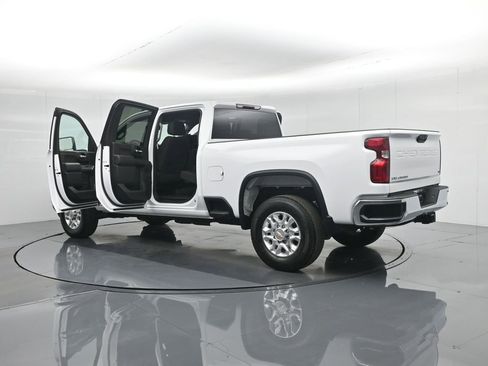 Used 2023 Chevrolet Silverado 2500 LT image 34