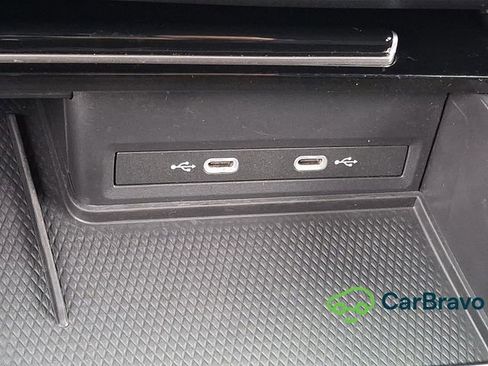 Used 2025 Volkswagen Atlas SE AWD/4WD image 25