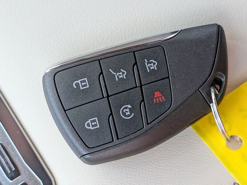 New 2026 GMC Yukon XL Denali RWD image 12