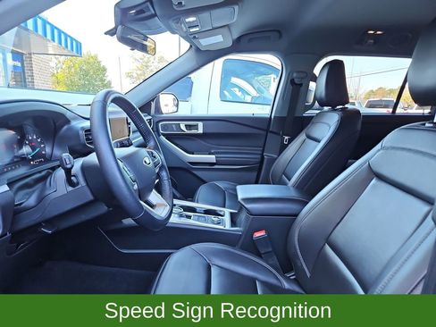 Used 2022 Ford Explorer XLT w/ Equipment Group 202A image 23