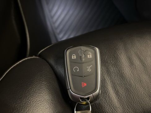 Used 2022 Cadillac XT4 Premium Luxury w/ Safety Alert Package image 15