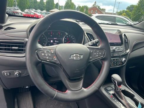 Used 2023 Chevrolet Equinox RS w/ RS Leather Package AWD/4WD image 18