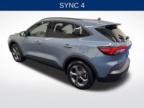 Certified 2025 Ford Escape ST-Line Select AWD/4WD image 3