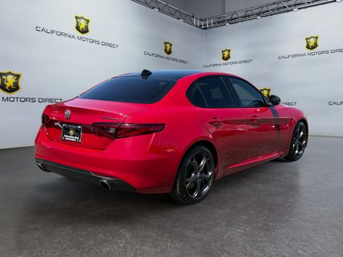Used 2018 Alfa Romeo Giulia Ti w/ Nero Edizione RWD image 5