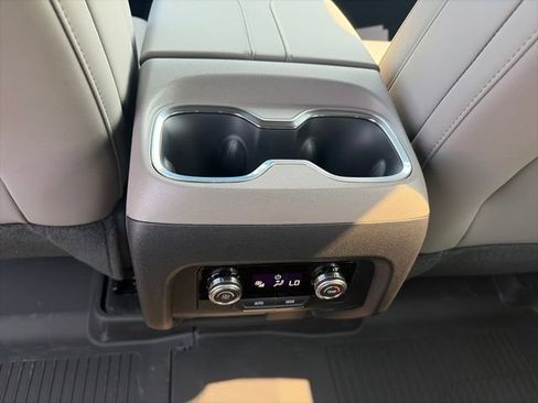 New 2026 GMC Acadia Elevation w/ Elevation Premium Package AWD/4WD image 13