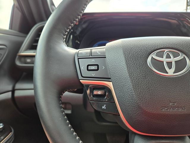 Used 2025 Toyota Crown Platinum AWD/4WD image 31