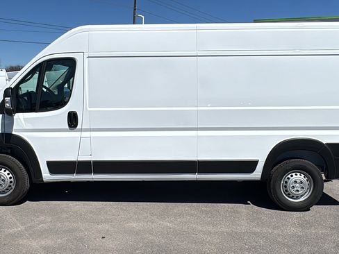 New 2026 RAM ProMaster 2500 w/ Convenience Group image 8