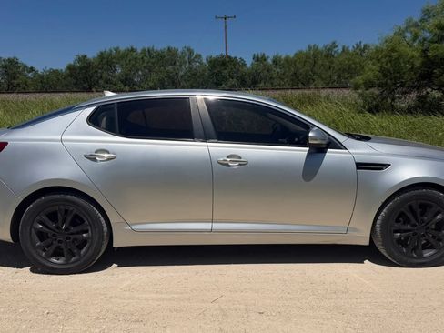 Used 2013 Kia Optima LX FWD image 2