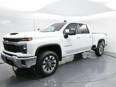 Used 2025 Chevrolet Silverado 2500 LT w/ All Star Edition image 3