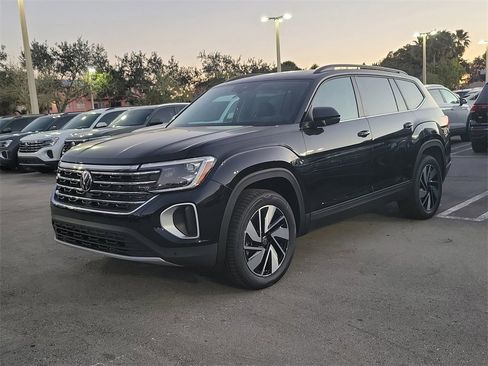 New 2026 Volkswagen Atlas SE image 3