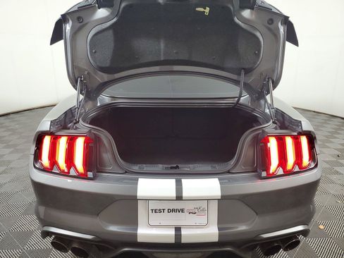 Used 2021 Ford Mustang Shelby GT500 w/ Technology Package RWD image 9