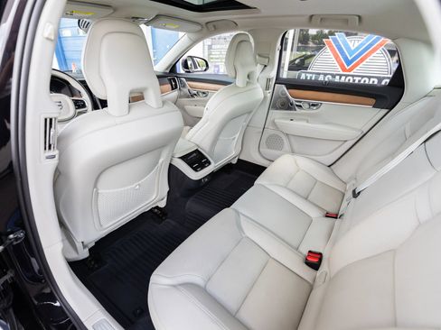 Used 2017 Volvo S90 T6 Inscription w/ Vision Package image 29