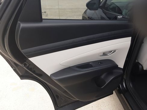 Used 2025 Hyundai Tucson SEL FWD image 11