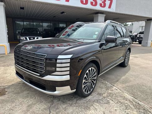 Used 2026 Hyundai Palisade Calligraphy FWD image 2