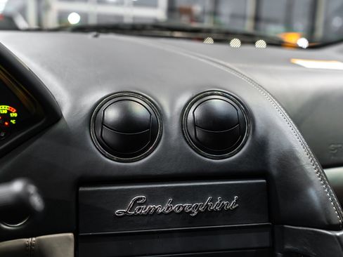 Used 2005 Lamborghini Murcielago Coupe image 15