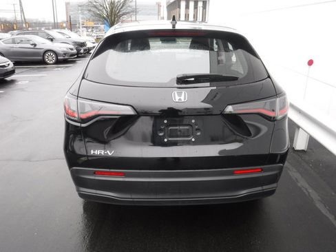 Used 2023 Honda HR-V LX image 7