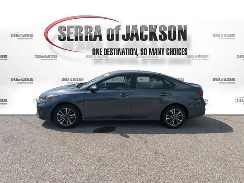 Certified 2024 Kia Forte LXS FWD image 5