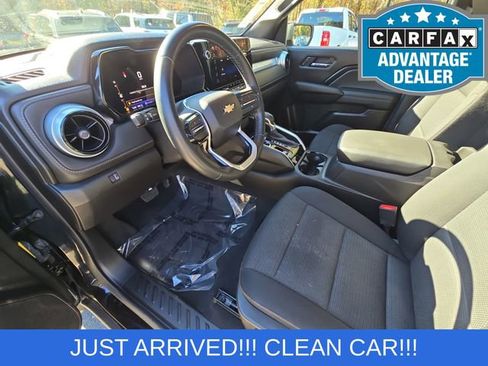 Used 2023 Chevrolet Colorado LT w/ LT Convenience Package II AWD/4WD image 16