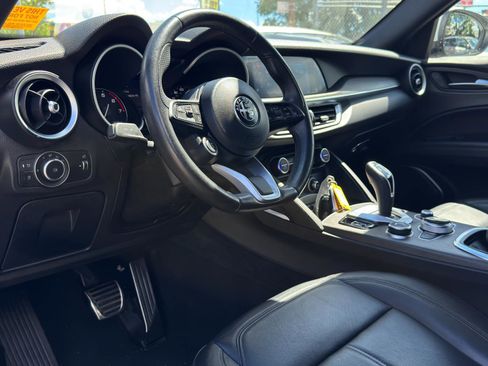 Used 2022 Alfa Romeo Stelvio Ti image 12