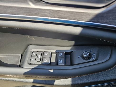 New 2025 Jeep Grand Cherokee L Overland w/ Advanced Protech Group III image 36