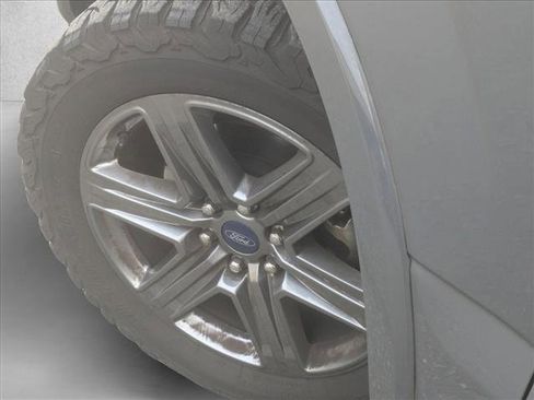 Used 2020 Ford F150 Lariat w/ Equipment Group 502A Luxury image 10