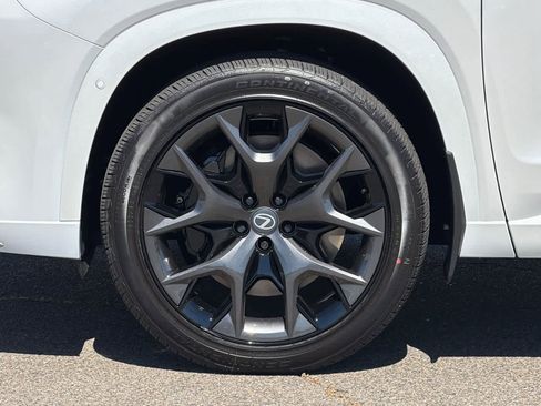 New 2026 Lexus TX 500h AWD image 32