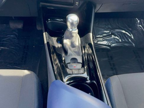 Used 2021 Toyota C-HR XLE FWD image 17