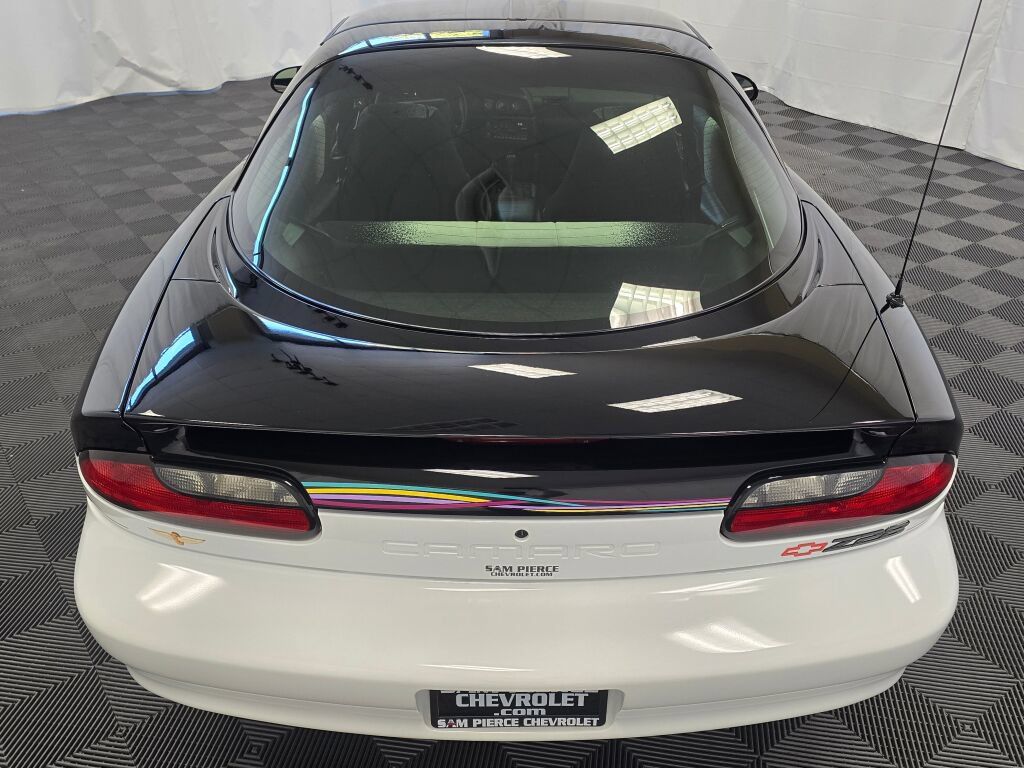 Used 1993 Chevrolet Camaro Z28 RWD image 10