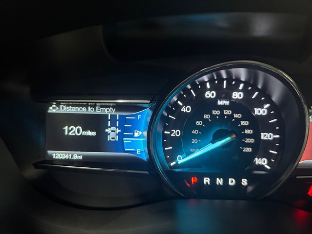 Used 2018 Ford Explorer XLT w/ Equipment Group 202A AWD/4WD image 2