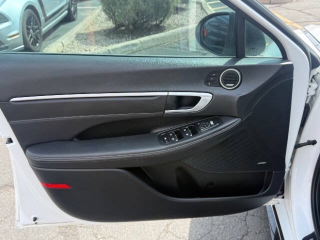 Used 2022 Hyundai Sonata Limited FWD image 9