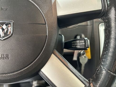 Used 2009 Dodge Challenger SE image 24