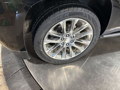 Used 2019 Chevrolet Suburban Premier w/ Premier Plus Edition image 10