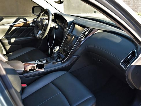 Used 2019 INFINITI Q50 Luxe w/ Essential Package (3.0T Luxe) image 16