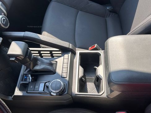 Used 2025 Toyota Tacoma SR5 AWD/4WD image 35