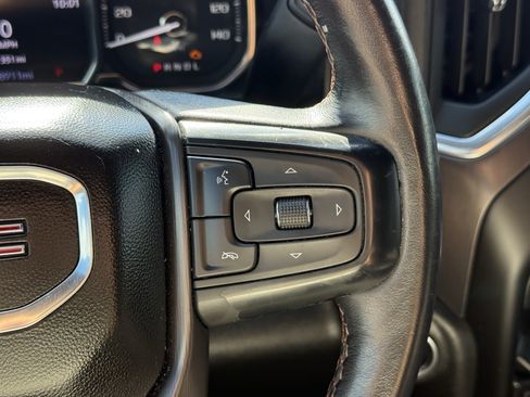 Used 2020 GMC Sierra 2500 AT4 w/ Technology Package AWD/4WD image 17