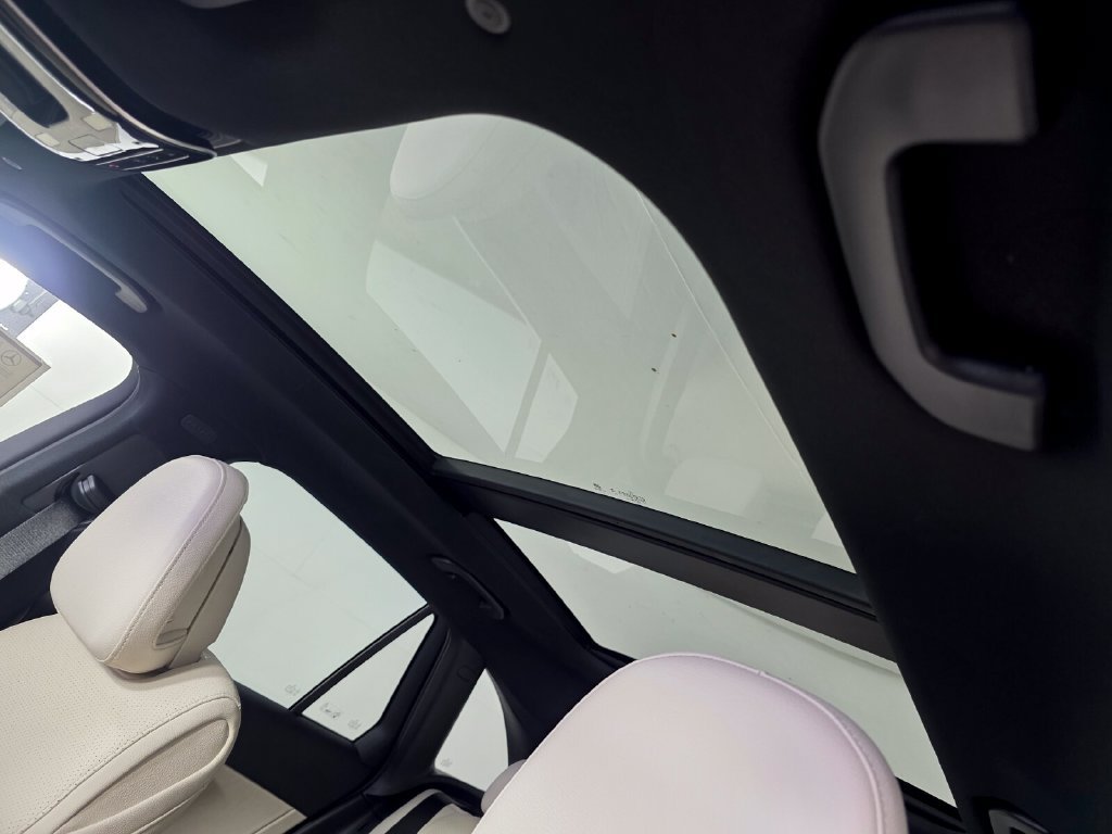 New 2027 Mercedes-Benz GLC 300 4MATIC image 9